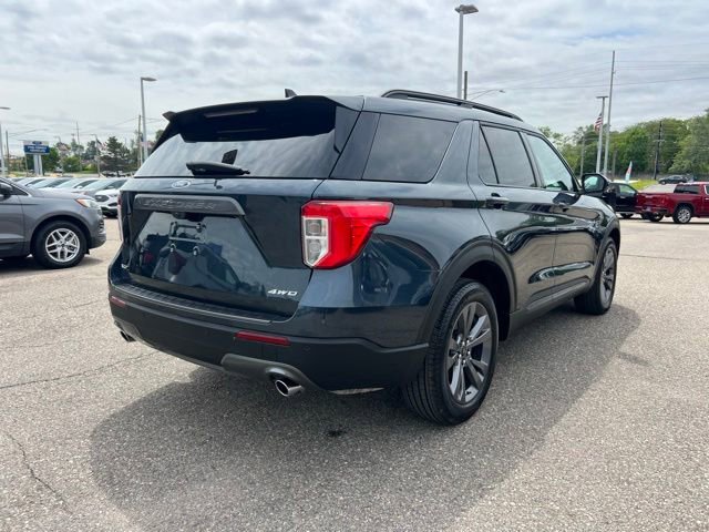 Certified 2024 Ford Explorer XLT w/ Equipment Group 202A AWD/4WD image 4