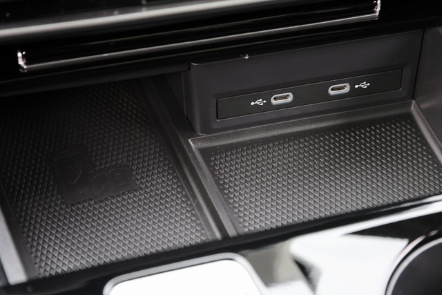 Used 2024 Volkswagen Atlas Peak Edition SEL image 32