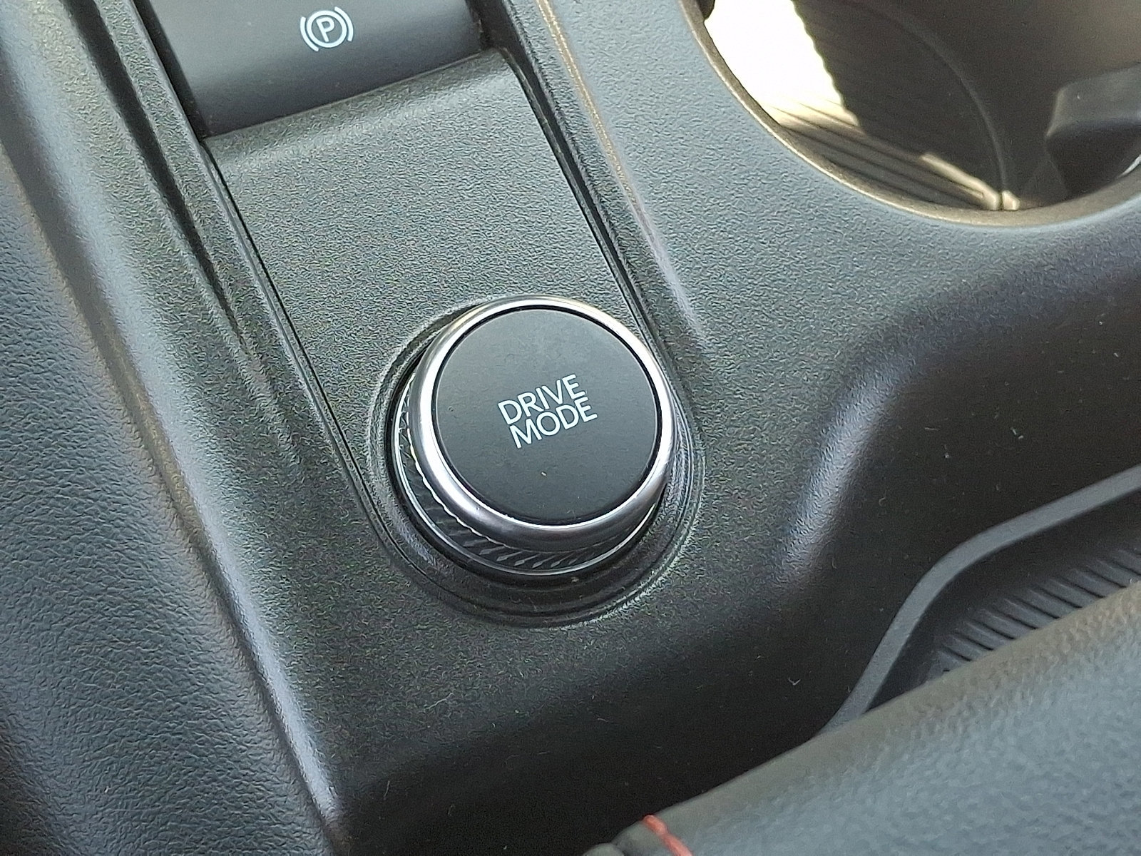 Certified 2025 Ford Explorer ST-Line AWD/4WD image 31