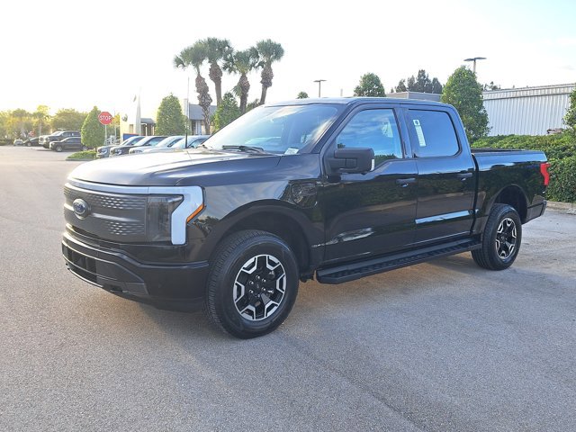 Certified 2023 Ford F150 Lightning XLT image 3