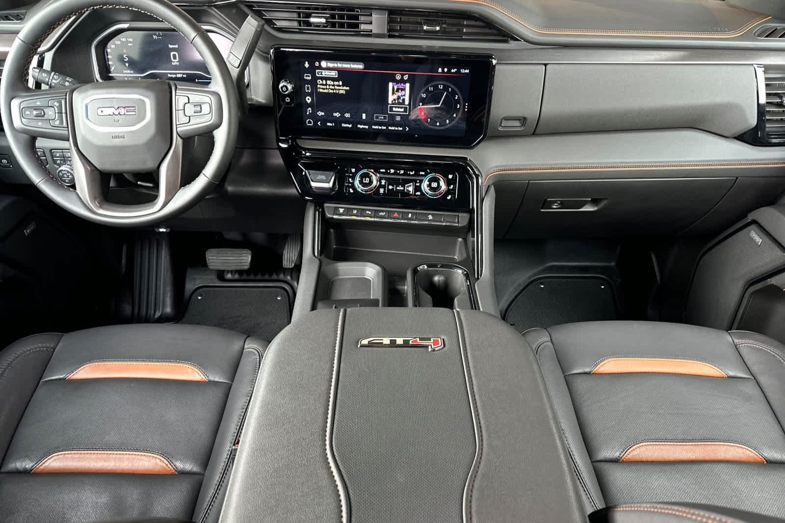 Used 2025 GMC Sierra 2500 AT4 AWD/4WD image 3