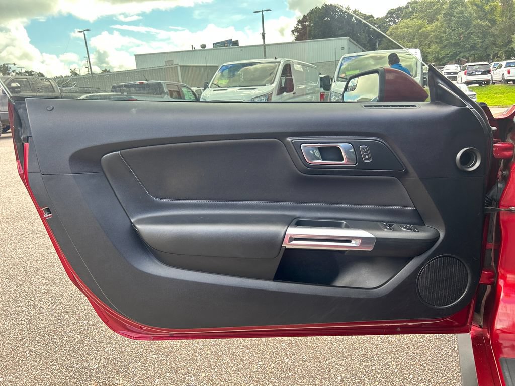 Certified 2019 Ford Mustang Coupe RWD image 9