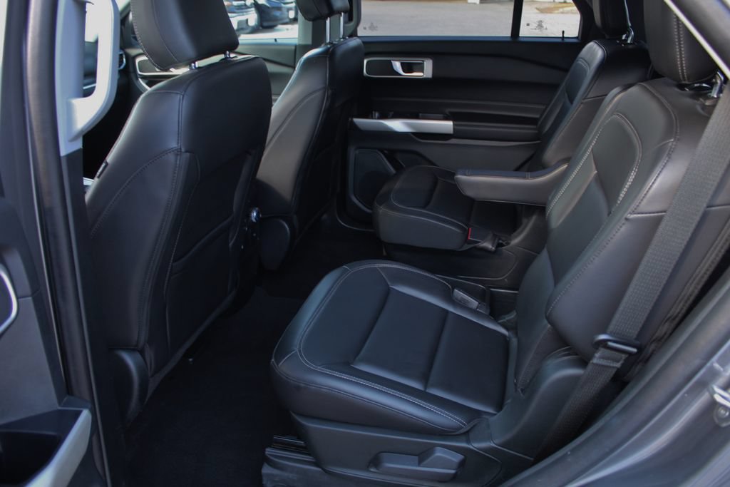 Certified 2021 Ford Explorer XLT w/ Equipment Group 202A AWD/4WD image 16
