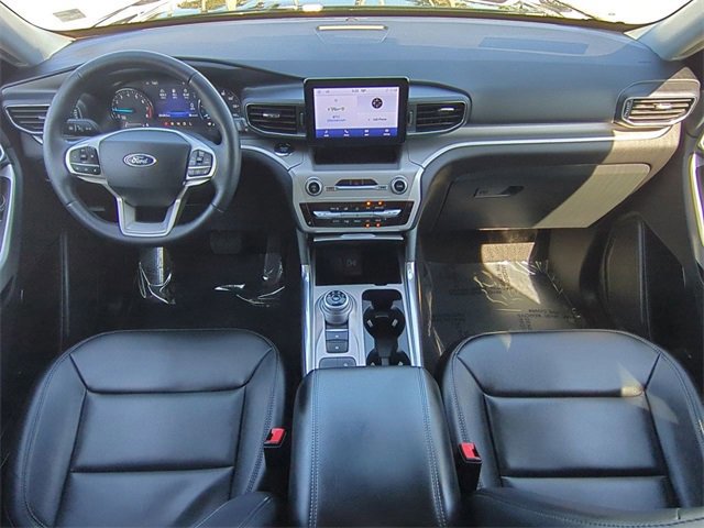 Certified 2022 Ford Explorer XLT w/ Equipment Group 202A image 15