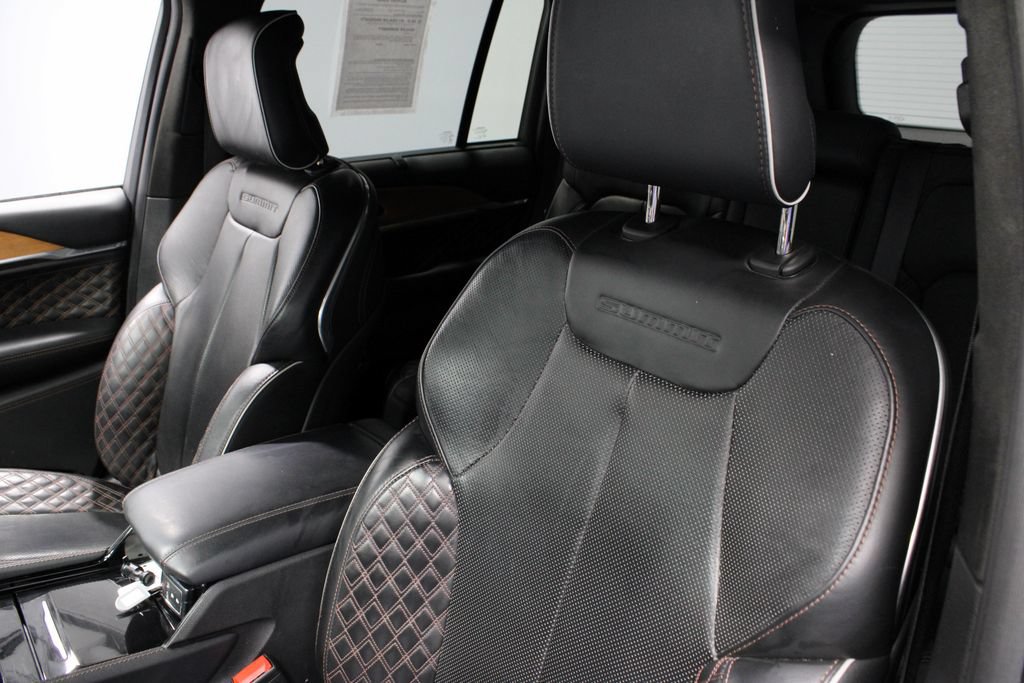 Used 2024 Jeep Grand Cherokee Summit AWD/4WD image 27