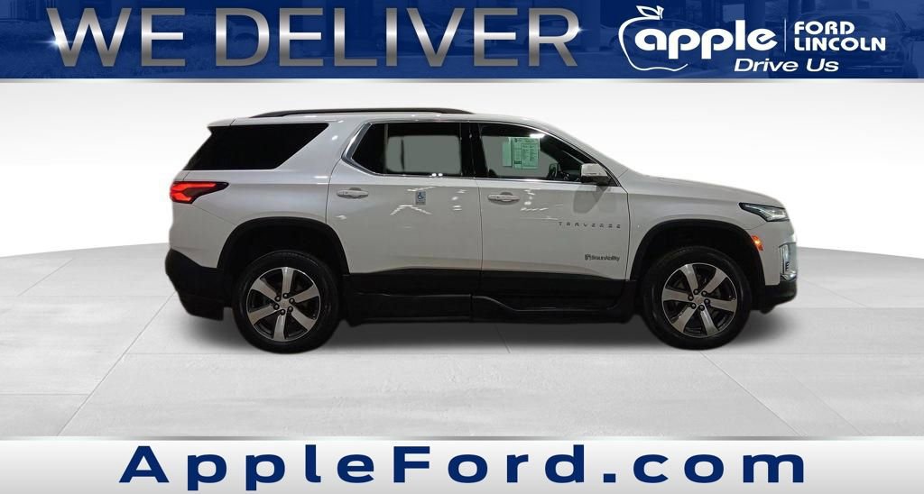 Used 2022 Chevrolet Traverse LT w/ LT Premium Package image 3