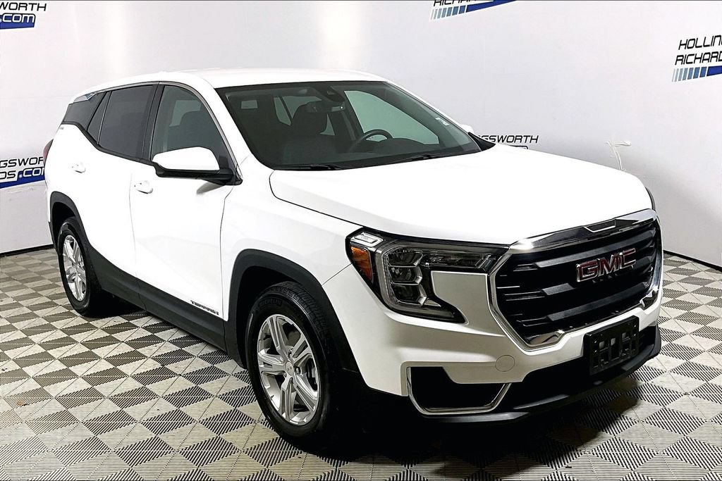 Used 2024 GMC Terrain SLE FWD image 3