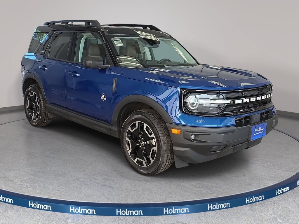 Certified 2023 Ford Bronco Sport Outer Banks w/ Tech Package AWD/4WD image 3