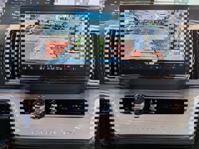 Certified 2025 Ford Expedition Active image 21