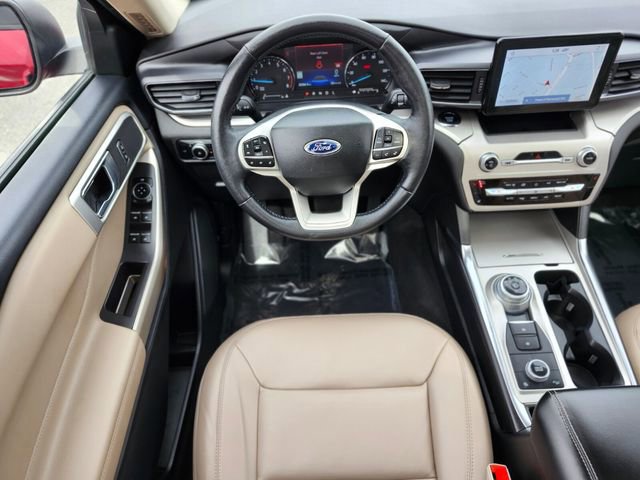 Certified 2022 Ford Explorer XLT w/ Equipment Group 202A image 13