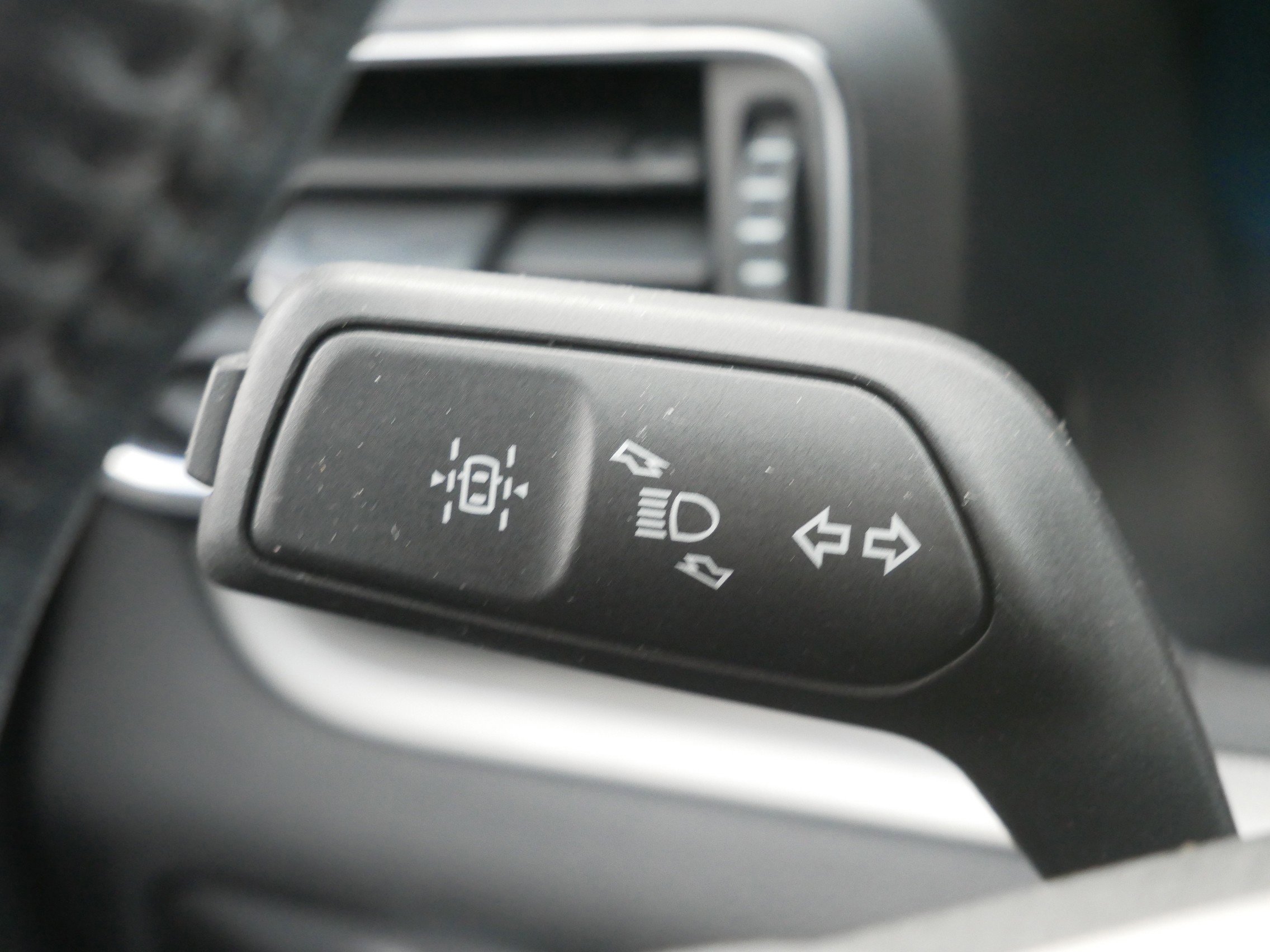 Certified 2023 Ford Explorer XLT w/ Equipment Group 202A image 21