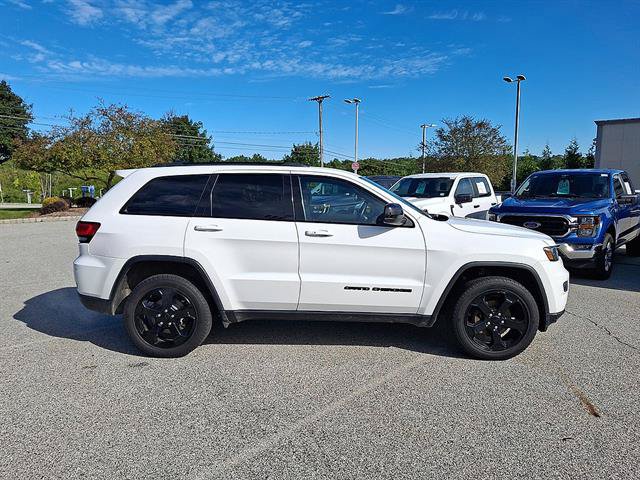 Used 2019 Jeep Grand Cherokee Laredo AWD/4WD image 25