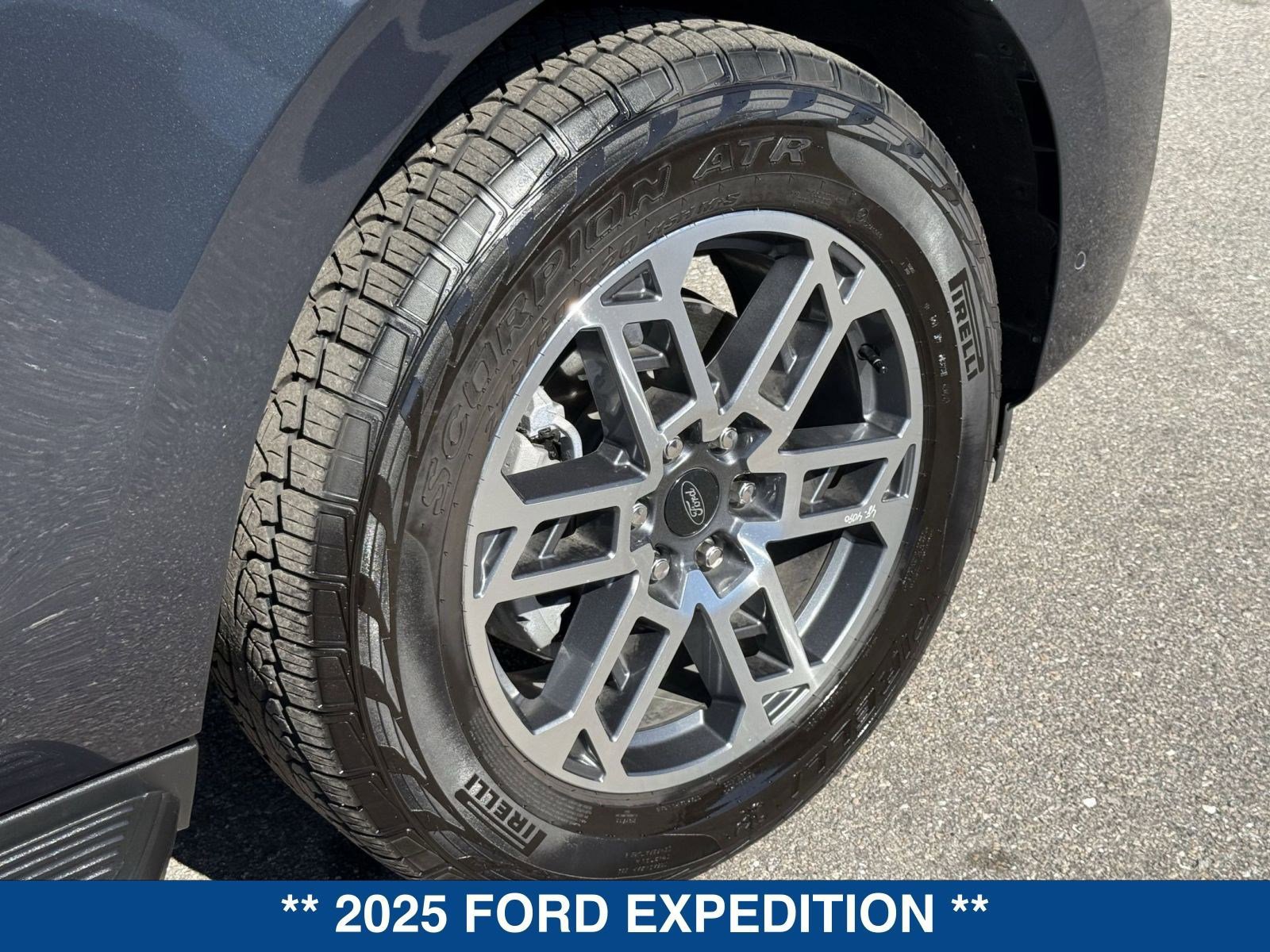 Certified 2025 Ford Expedition Active image 13