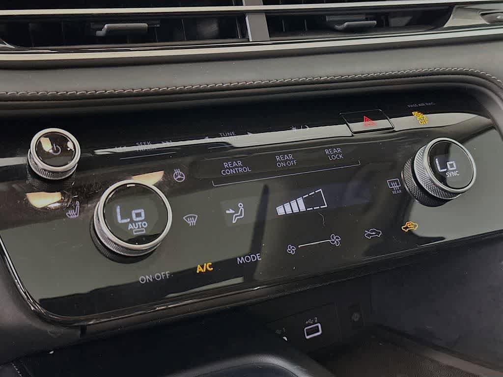 Used 2024 INFINITI QX60 Luxe AWD/4WD image 18