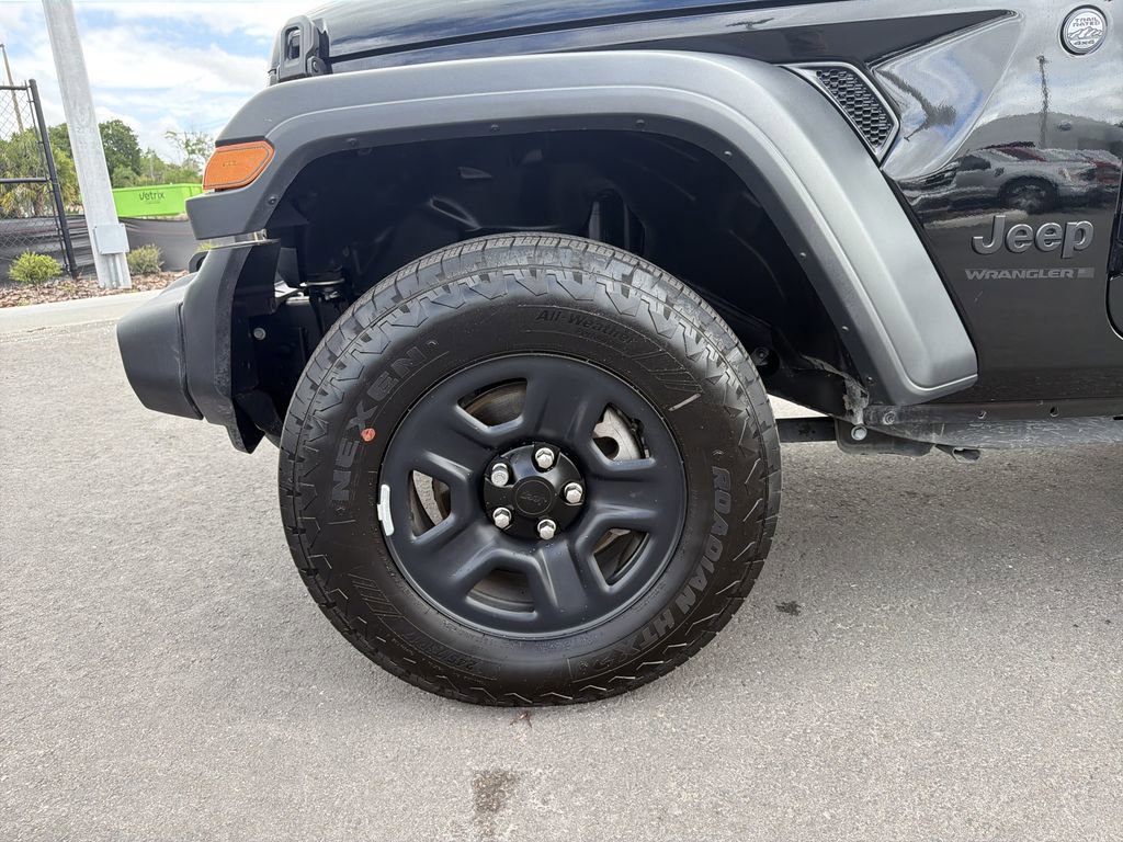 Used 2025 Jeep Wrangler Sport image 31