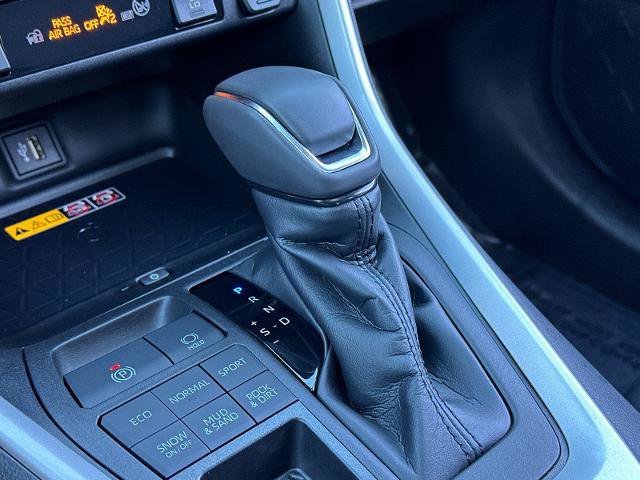 Used 2023 Toyota RAV4 XLE Premium image 20