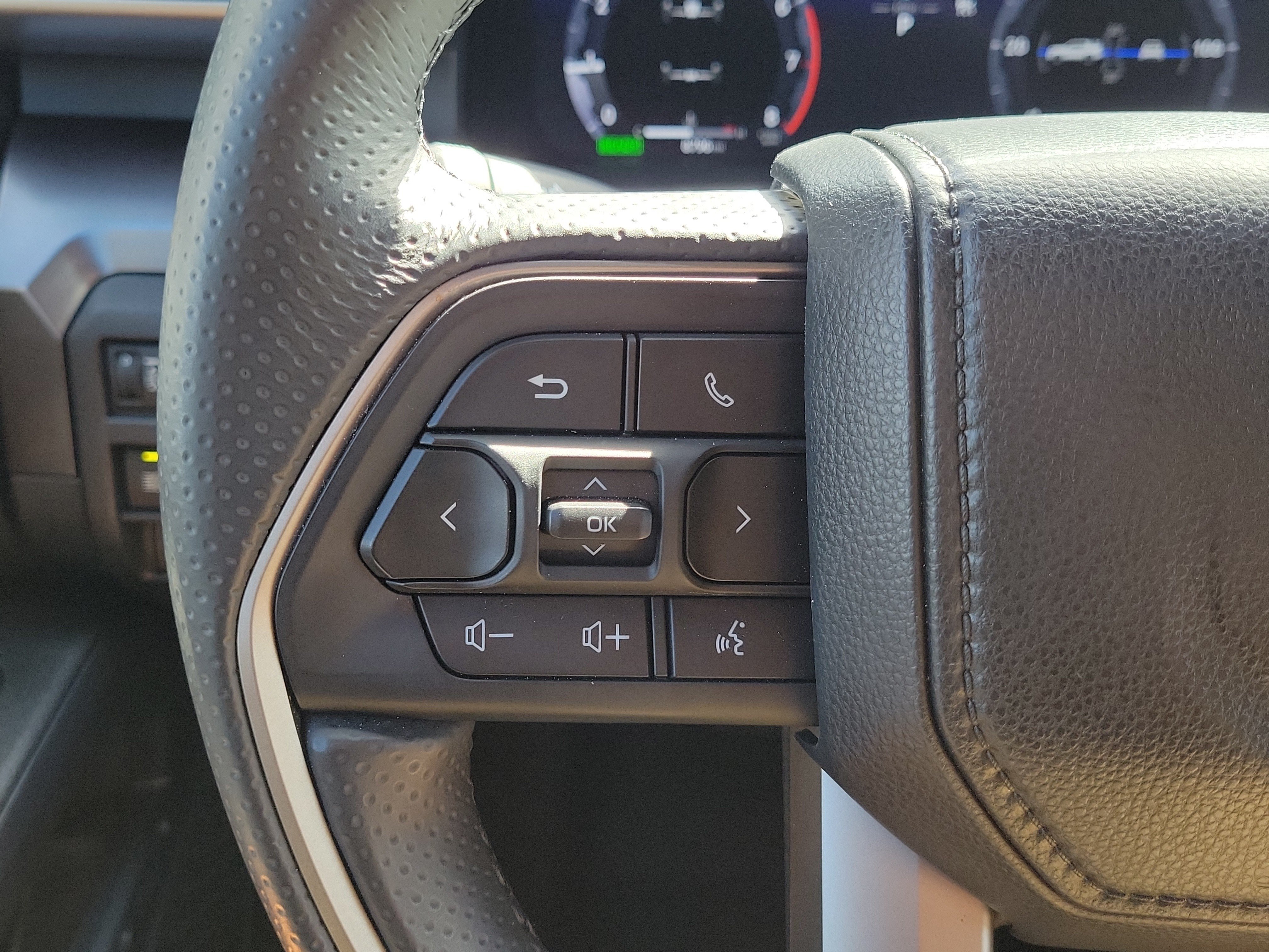 Used 2025 Toyota 4Runner TRD Off-Road Premium AWD/4WD image 25