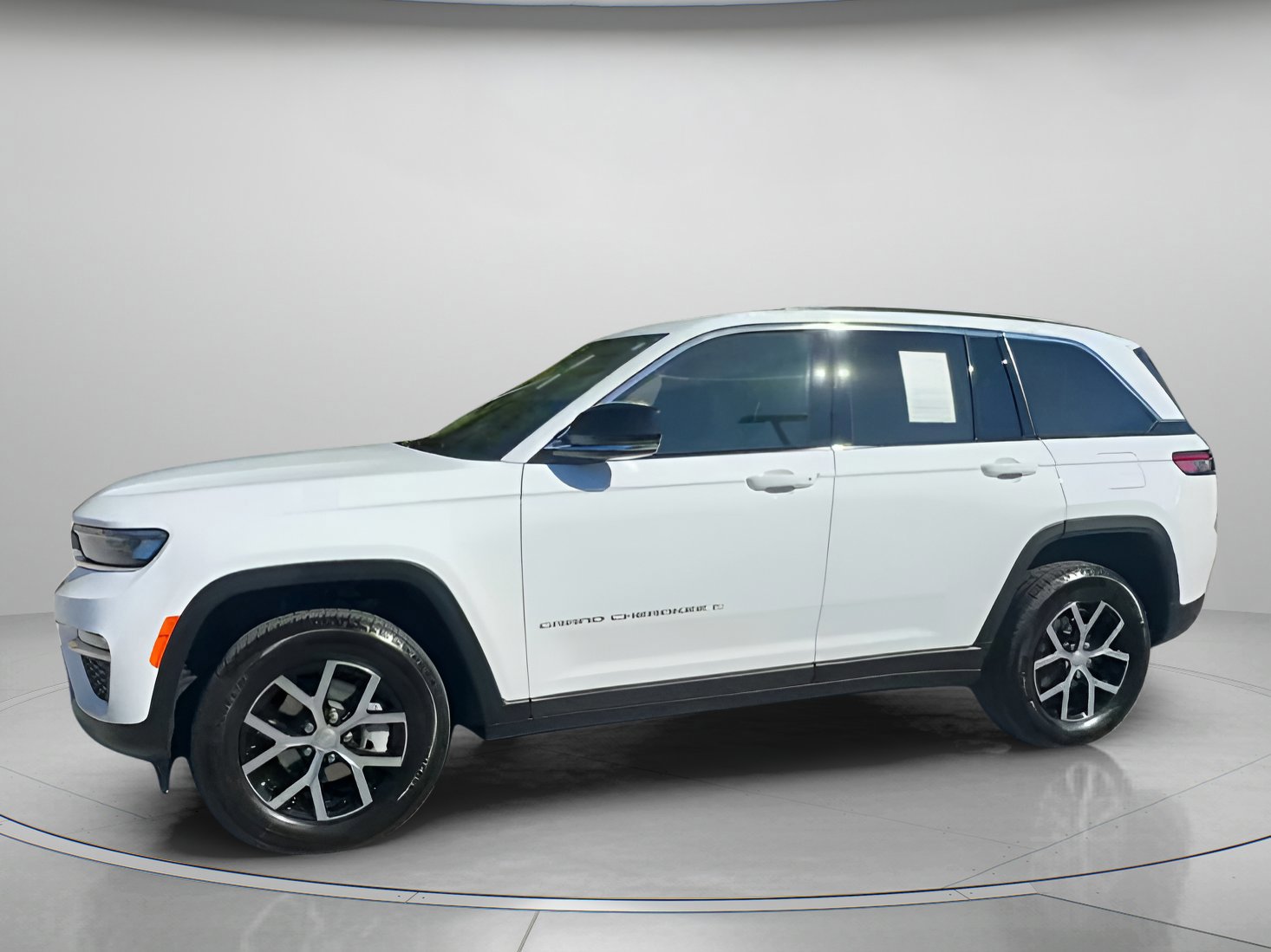 Used 2025 Jeep Grand Cherokee Limited w/ Trailer Tow Package image 7
