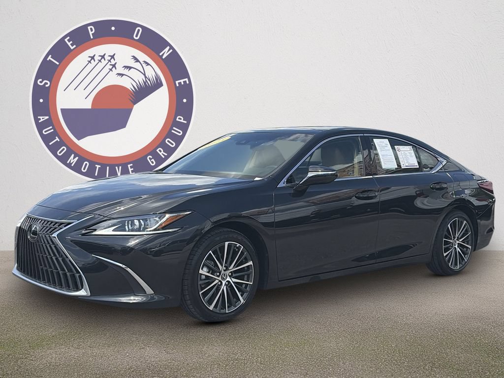 Used 2023 Lexus ES 350 w/ Premium Package FWD image 2