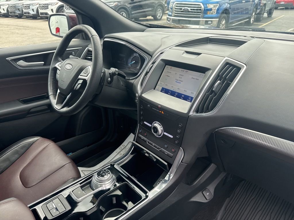 Certified 2020 Ford Edge Titanium w/ Equipment Group 301A AWD/4WD image 38