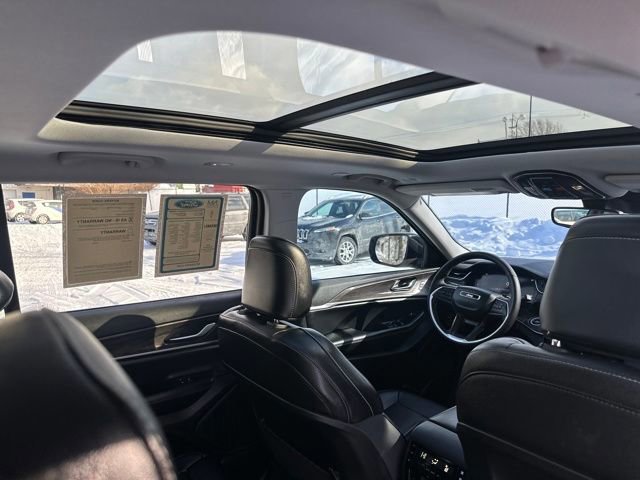 Used 2024 Jeep Grand Cherokee L Limited image 20