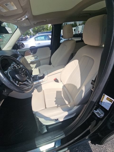 Used 2023 Mercedes-Benz GLB 250 4MATIC image 5