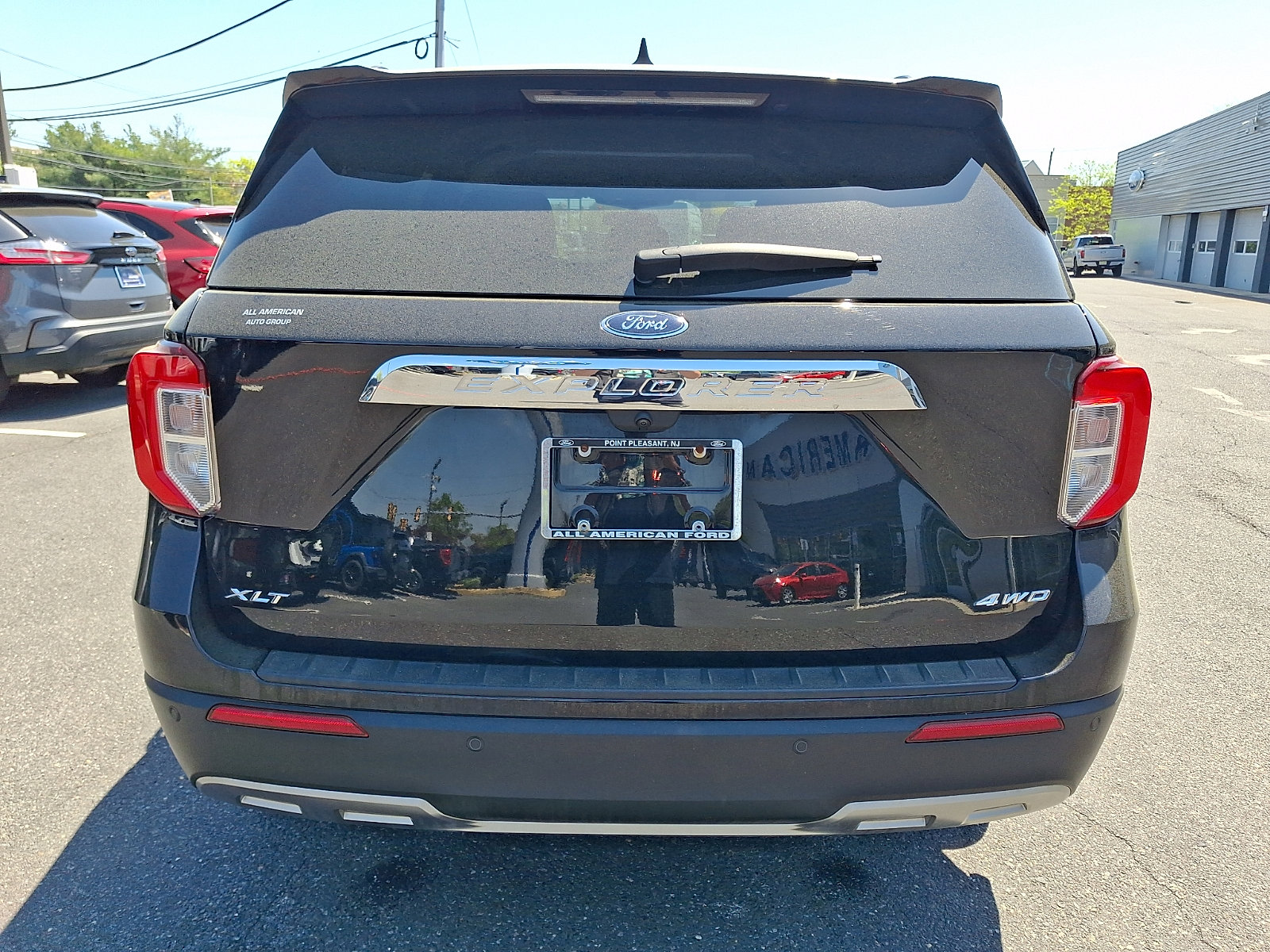 Certified 2024 Ford Explorer XLT w/ Equipment Group 202A AWD/4WD image 9