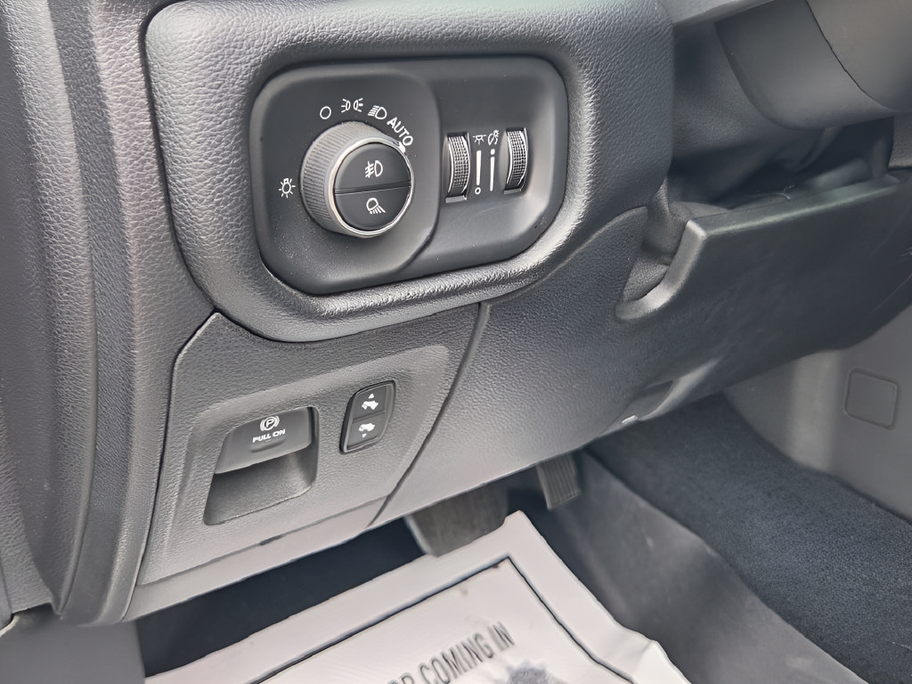 Used 2019 RAM 1500 Big Horn AWD/4WD image 18