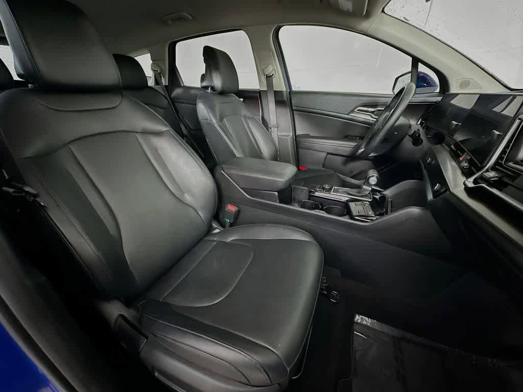 Used 2025 Kia Sportage EX FWD image 14