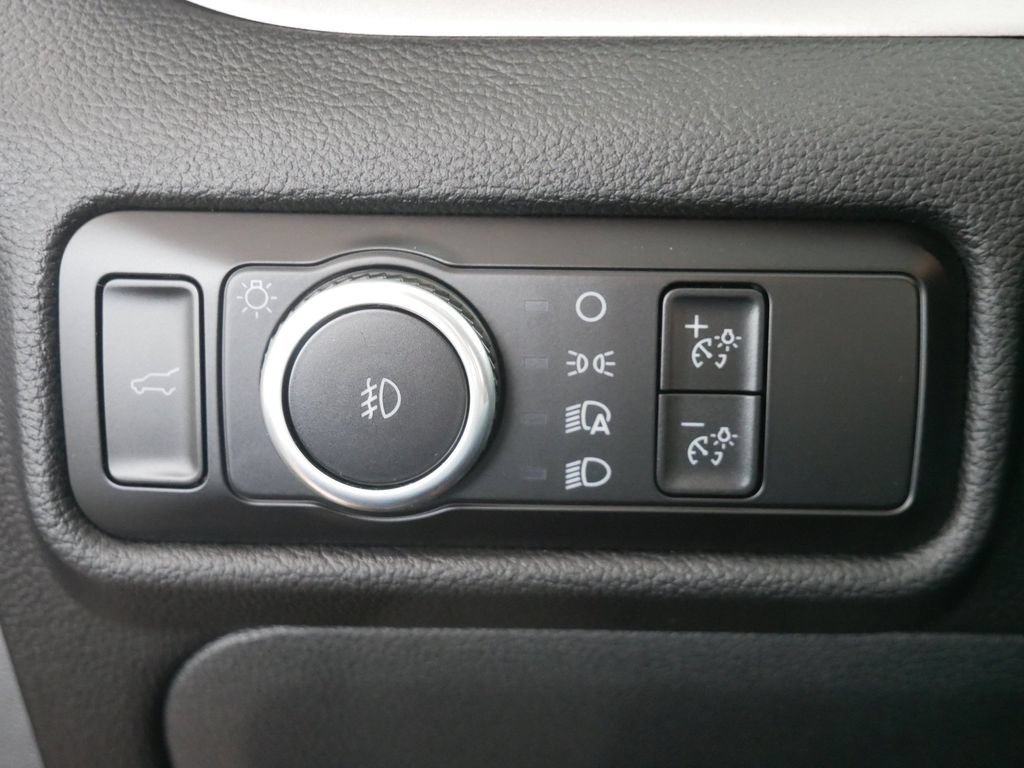 Certified 2023 Ford Explorer XLT w/ Equipment Group 202A AWD/4WD image 16