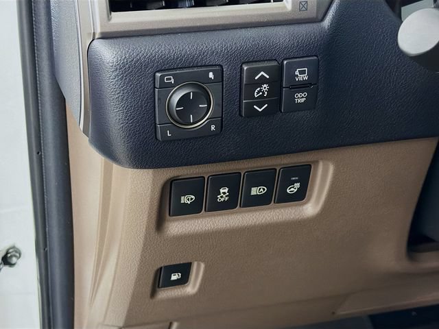 Used 2023 Lexus GX 460 Luxury w/ Sport Design Package AWD/4WD image 12