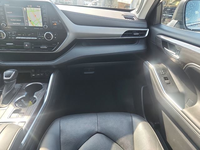 Used 2021 Toyota Highlander Limited AWD/4WD image 10