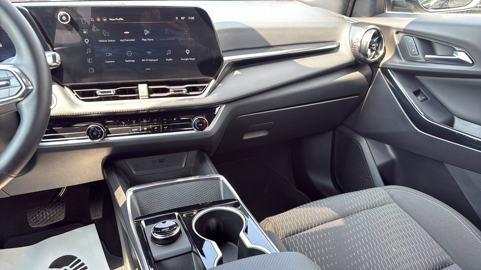 Used 2026 Chevrolet Equinox LT AWD/4WD image 18