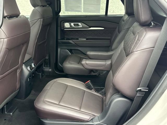 Certified 2025 Ford Explorer Platinum w/ Ultimate Package AWD/4WD image 14