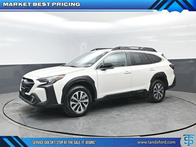 Used 2025 Subaru Outback Premium AWD/4WD image 1
