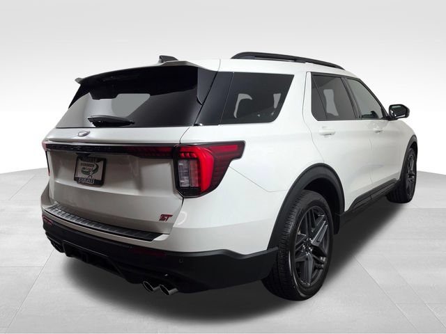 Certified 2025 Ford Explorer ST AWD/4WD image 7
