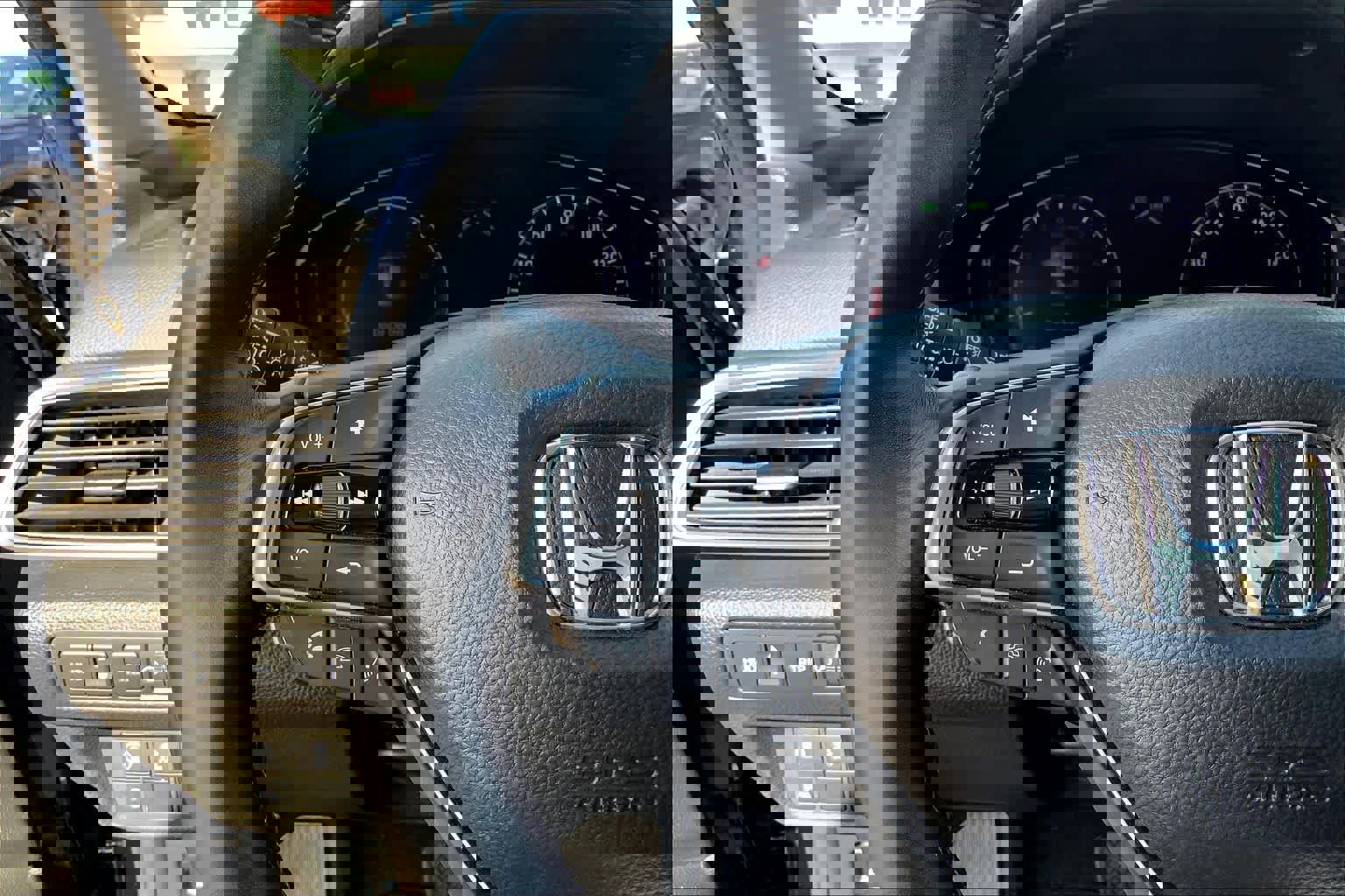 Used 2018 Honda Accord Touring image 23