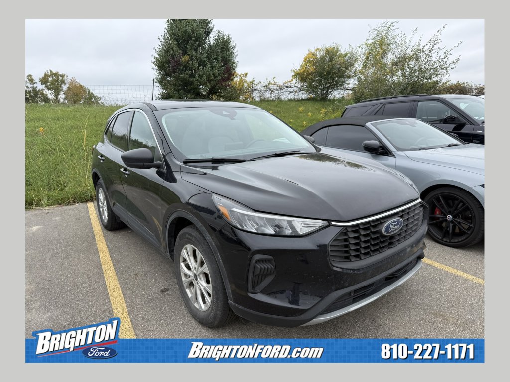 Certified 2023 Ford Escape Active AWD/4WD image 1