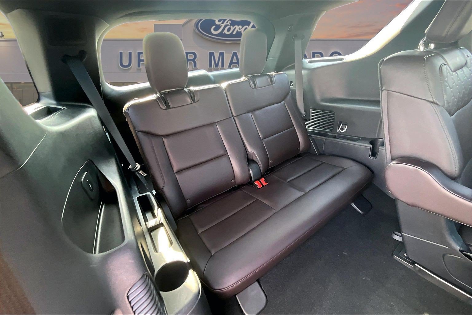 Certified 2025 Ford Explorer Platinum w/ Ultimate Package AWD/4WD image 28