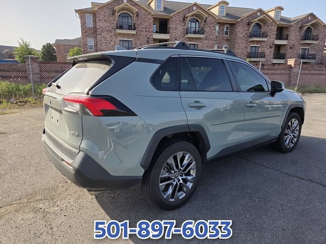 Used 2020 Toyota RAV4 XLE Premium FWD image 5