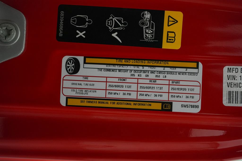 Used 2025 Jeep Wrangler Unlimited Sahara w/ Safety Group AWD/4WD image 24