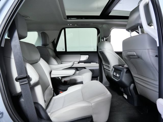 Certified 2025 Ford Expedition Active AWD/4WD image 12