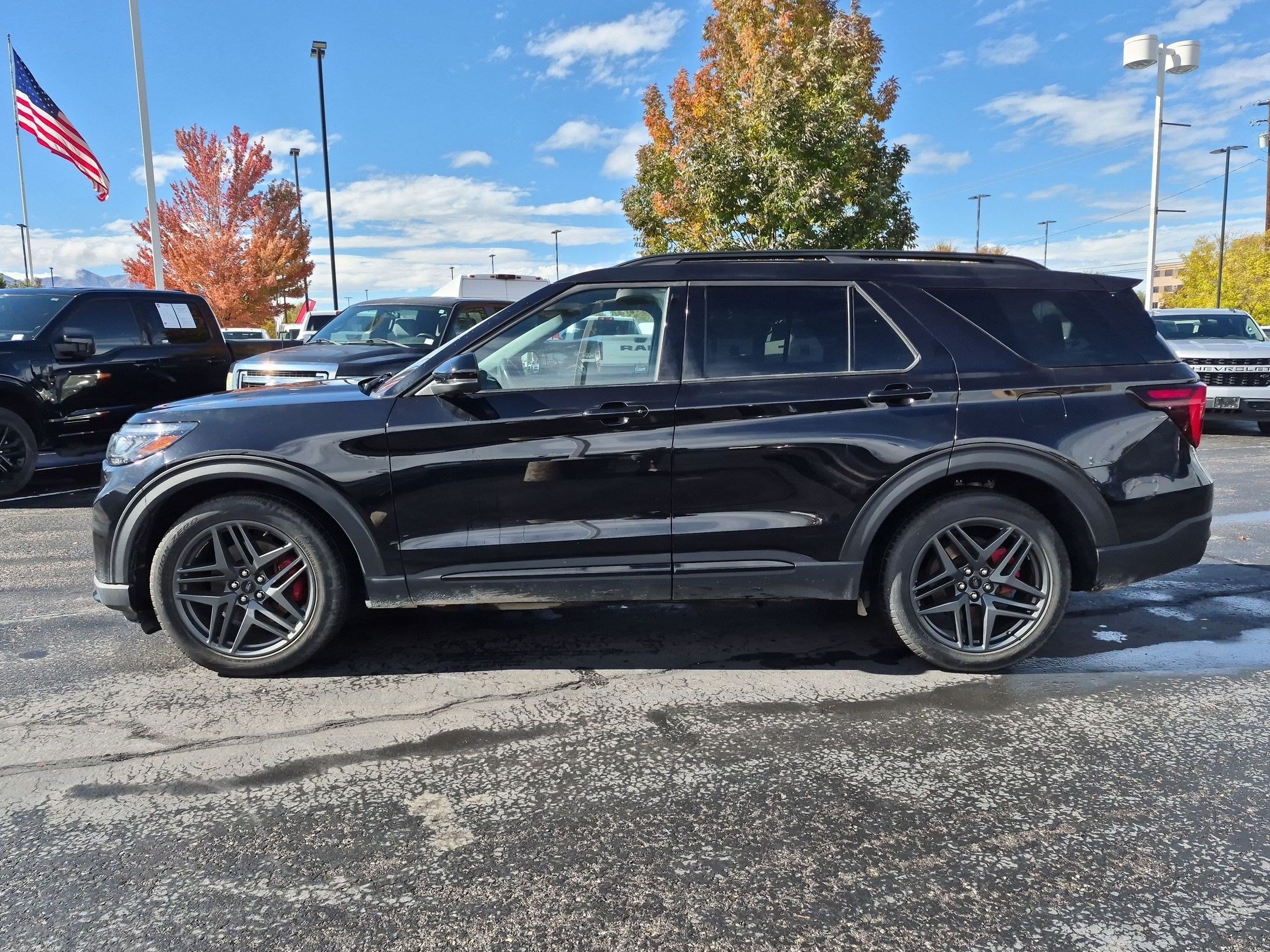 Certified 2025 Ford Explorer ST AWD/4WD image 10