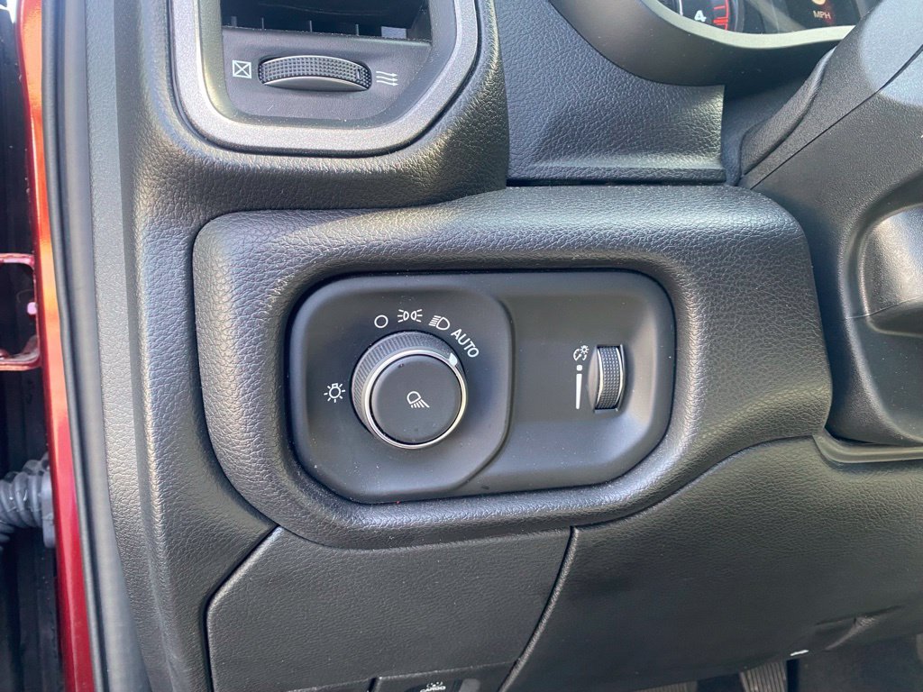 Used 2024 RAM 3500 Tradesman w/ Chrome Appearance Group AWD/4WD image 20