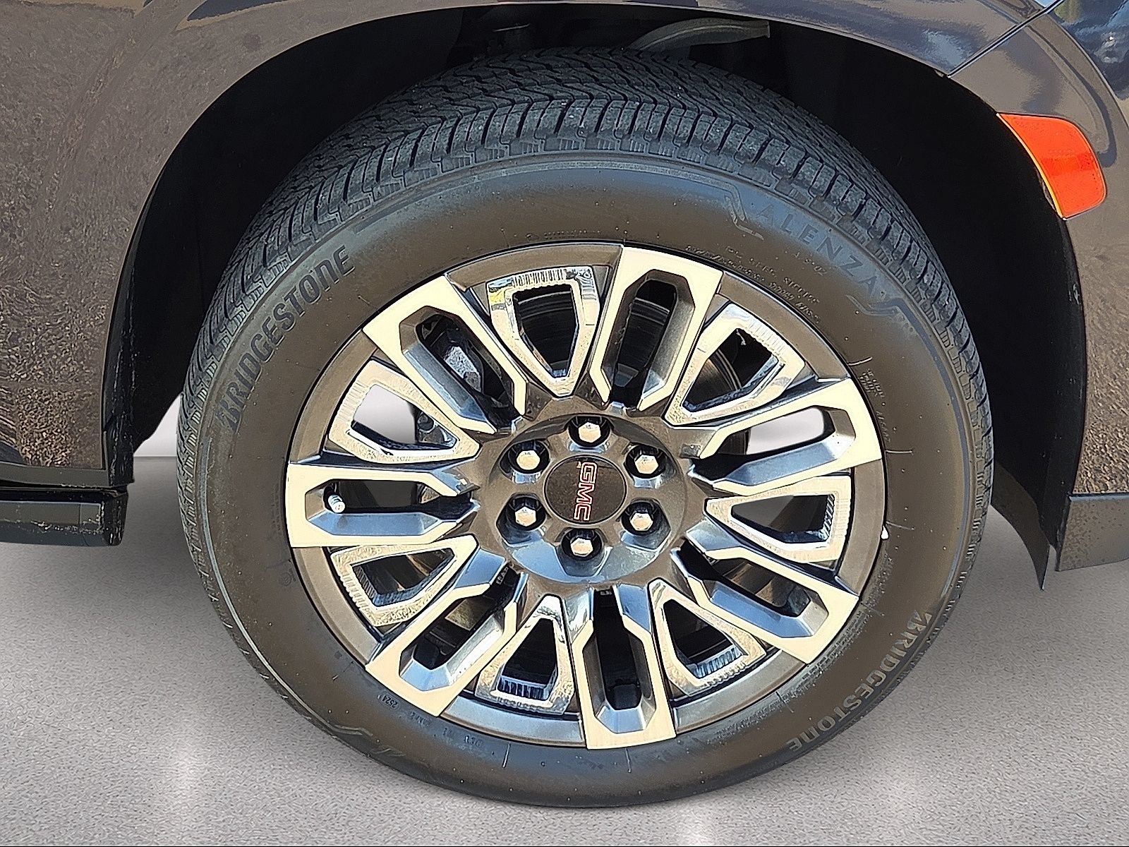 Used 2023 GMC Yukon Denali AWD/4WD image 7