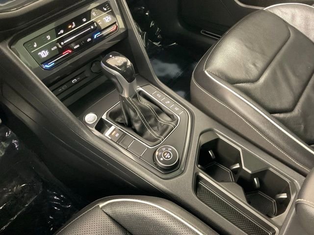 Used 2022 Volkswagen Tiguan SEL R-Line image 18