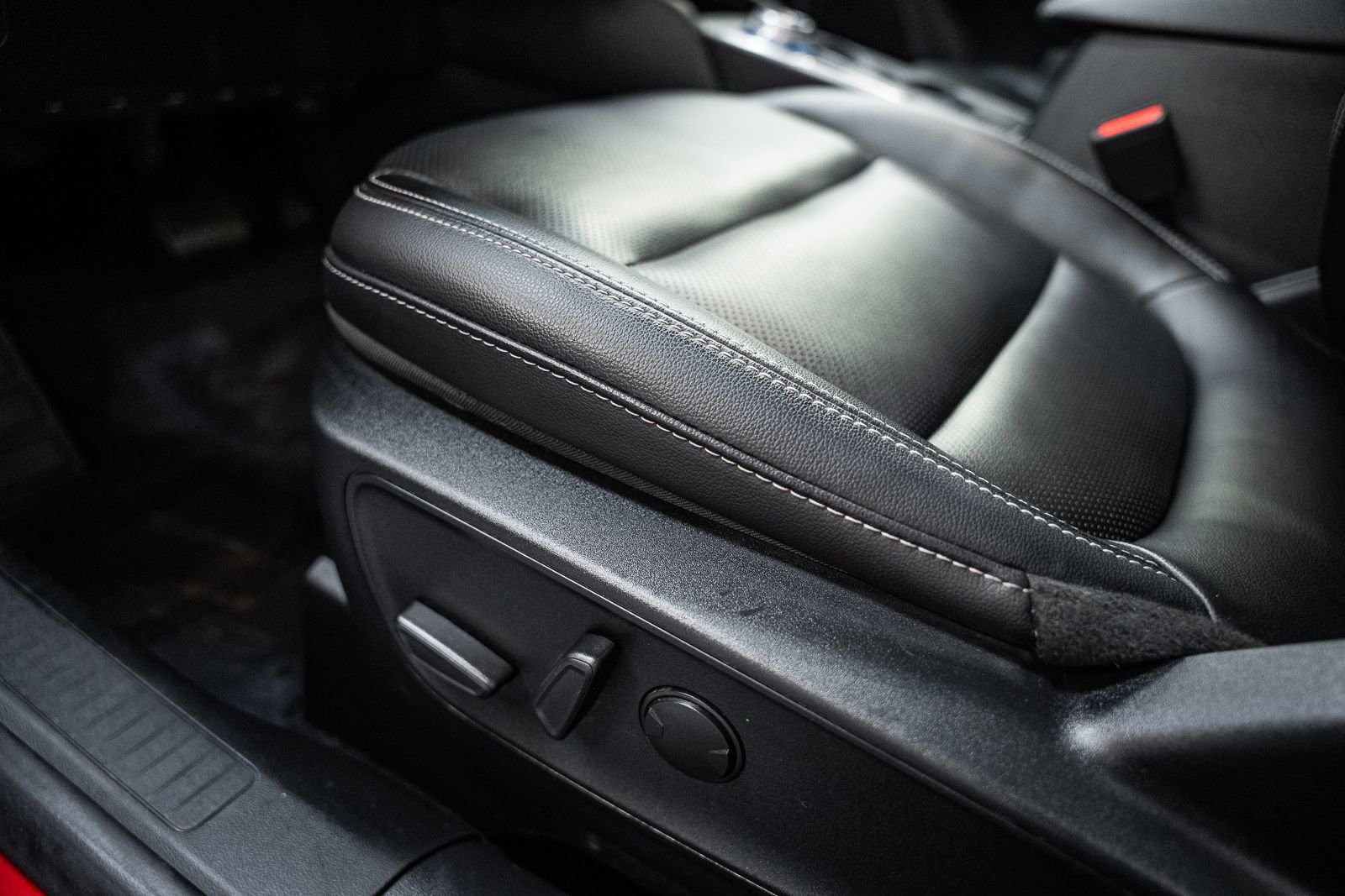 Certified 2022 Ford Escape Titanium image 41