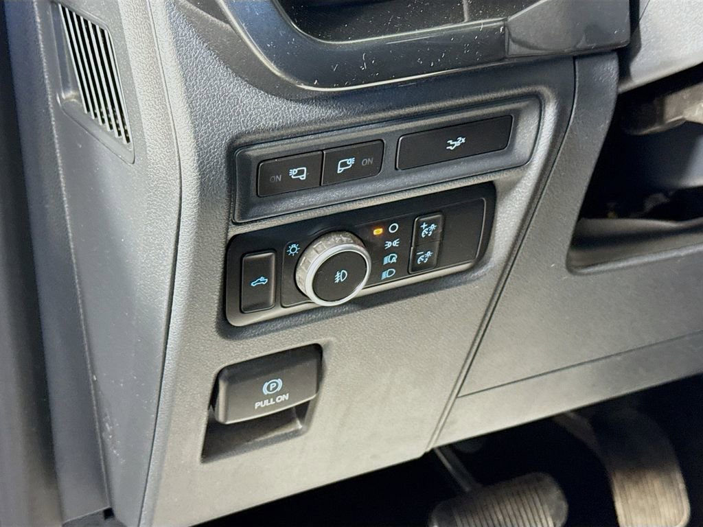 Certified 2022 Ford F150 XLT w/ Equipment Group 302A High image 16