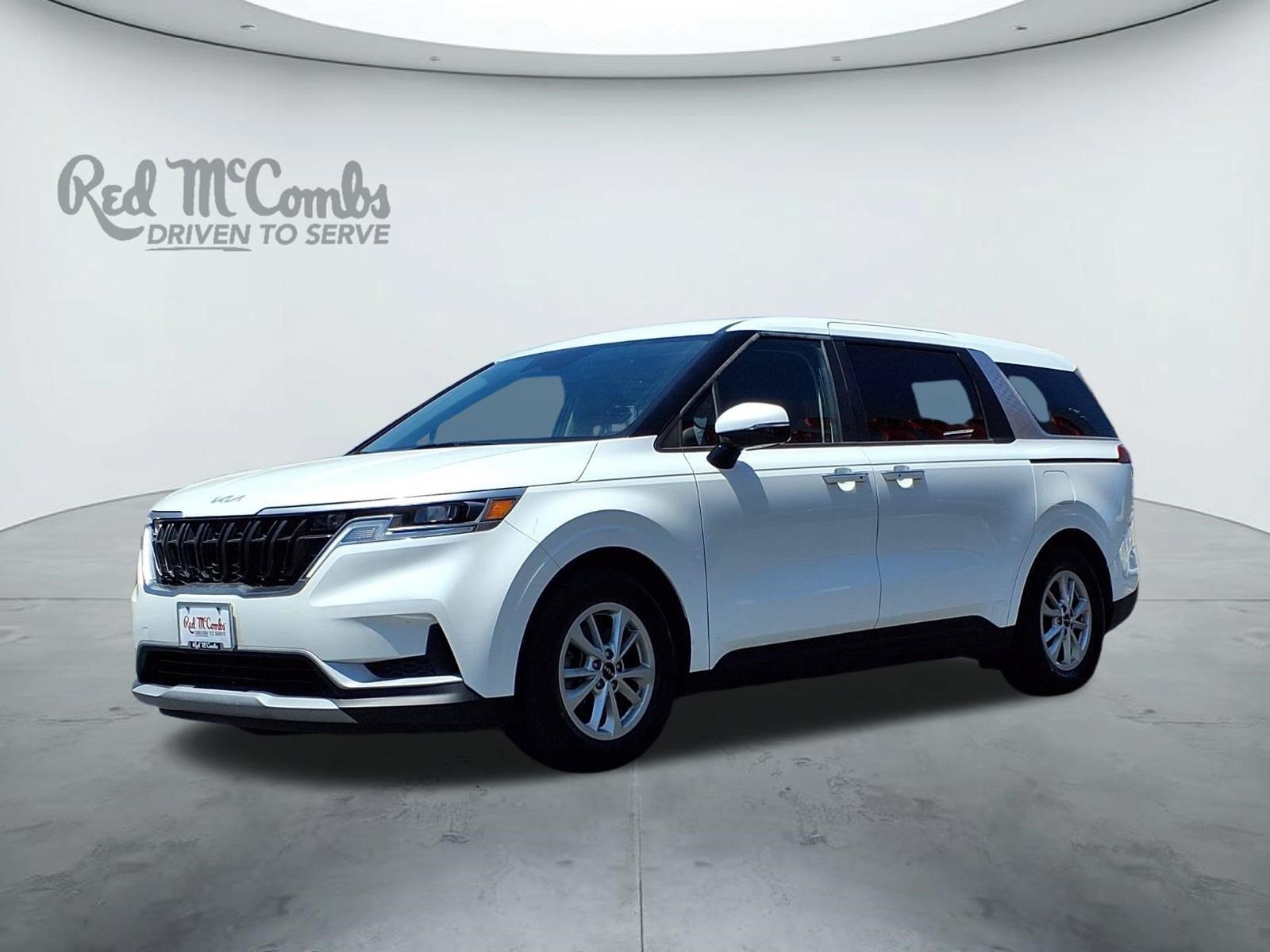 Used 2023 Kia Carnival LX FWD image 1