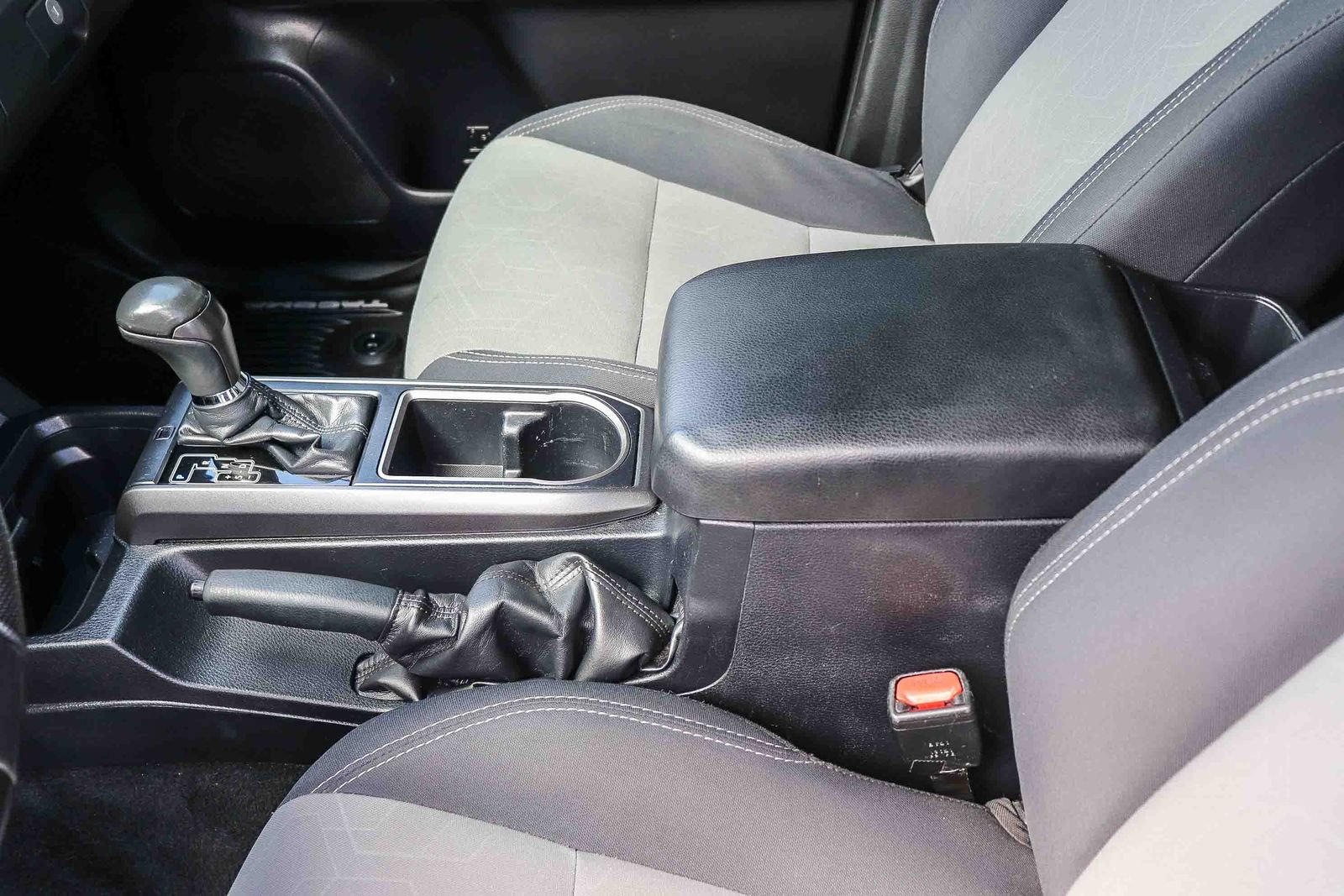 Used 2020 Toyota Tacoma TRD Sport w/ Technology Package RWD image 19